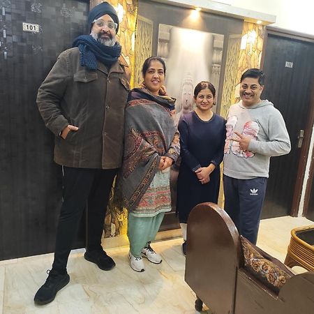 4N Homestay- Golden Temple View Amritsar Dış mekan fotoğraf